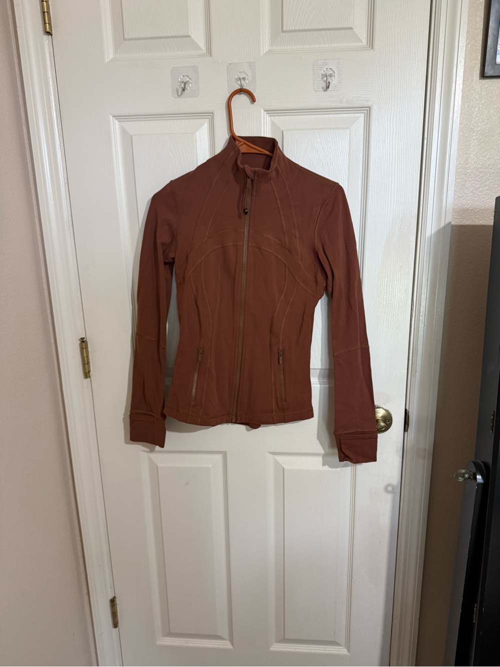 Woman’s size 4 Lululemon Define Bomber Jacket in Roasted Brown - Picture 6 of 12